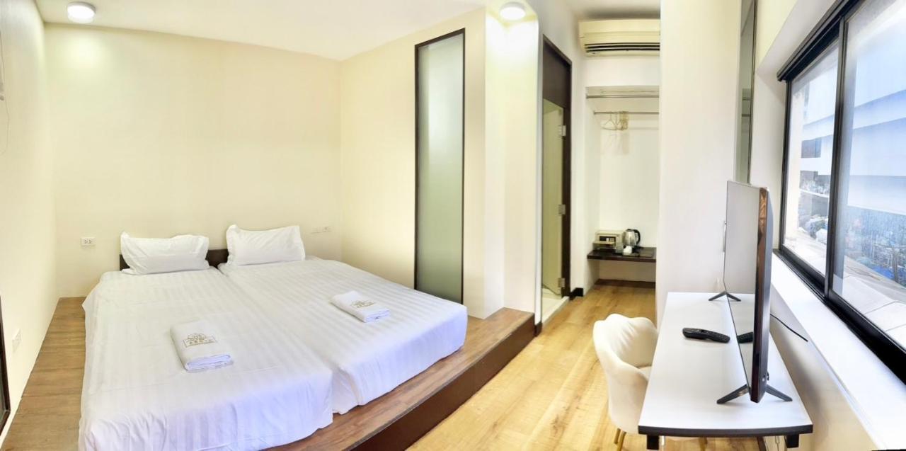 Abc So Hotel Bangkok Exteriör bild